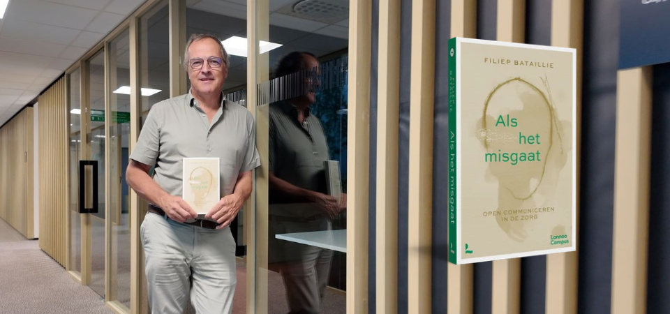 Filiep Bataillie met boek