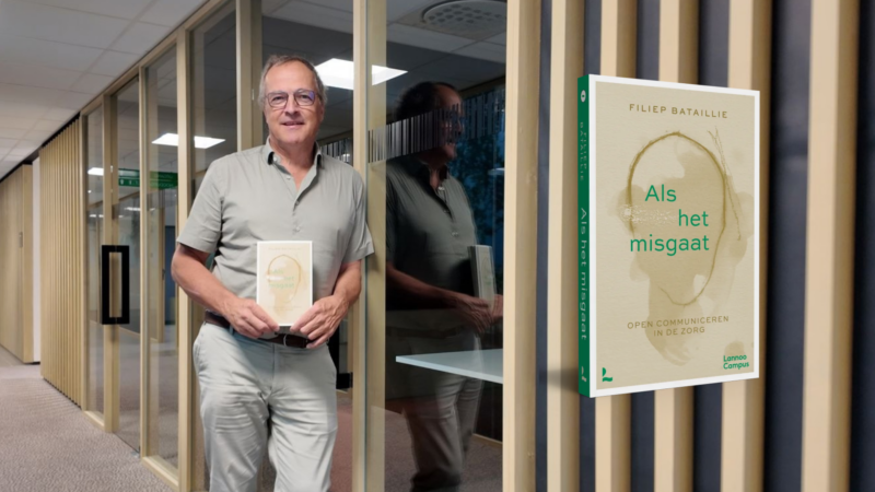 Filiep Bataillie met boek